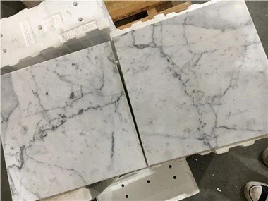 Μαρμάρινο πάτωμα κουζίνας Carrara